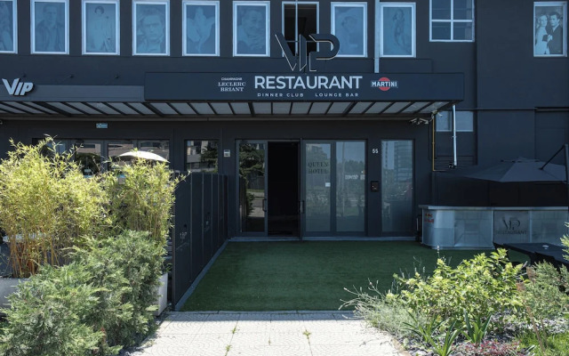Queen Hotel