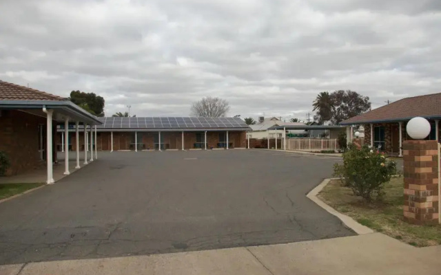 Highway Inn Motel