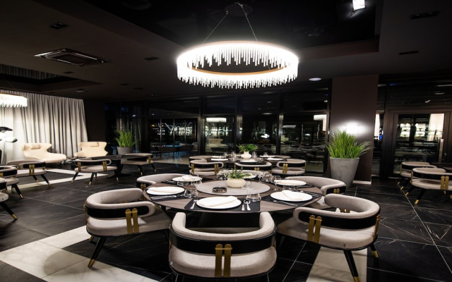 Premium Hotel
