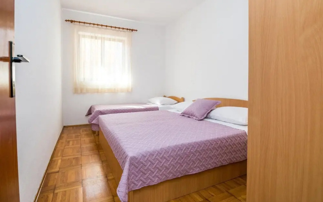 Awesome Home in Sabunike-privlaka With Wifi and 4 Bedrooms
