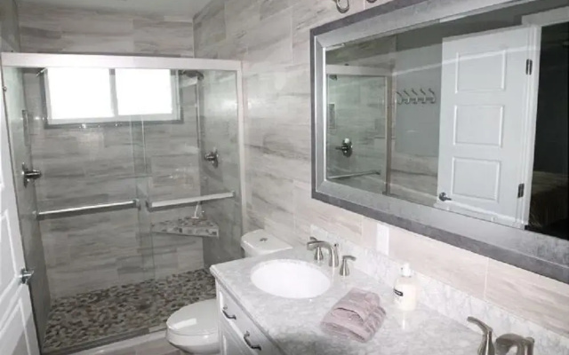 Sunset Harbor 3 Bedroom Home by Redawning