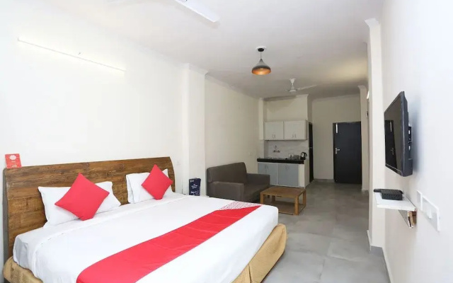 Oyo 28670 Hotel Dev Palace