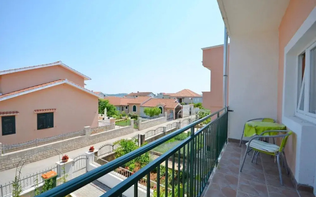Apartments and Room Zinka