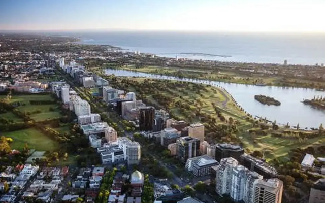 Tyrian Albert Park Lake