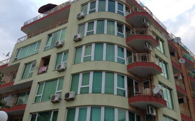 Отель California Apartment Болгария, Поморие - отзывы, цены и фото номеров - забронировать отель California Apartment онлайн вид на фасад