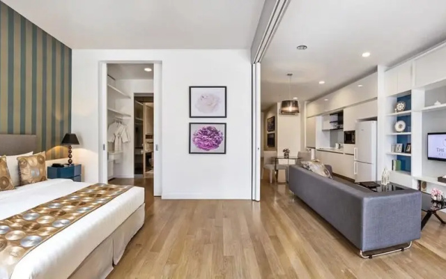 The Platinum apartment by Jessica