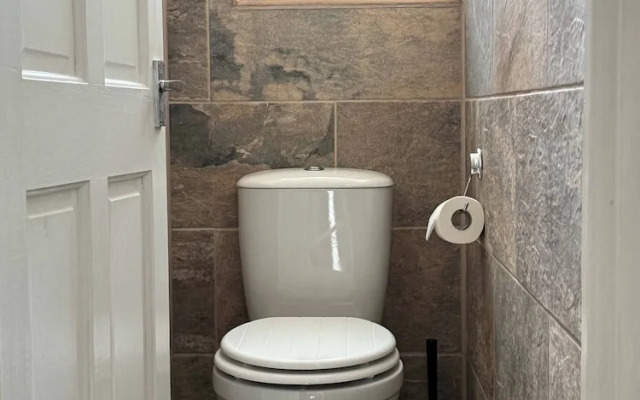 Bright 3-bed House · 6 Min to Elizabeth Line