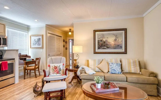 Orange Street Apartment