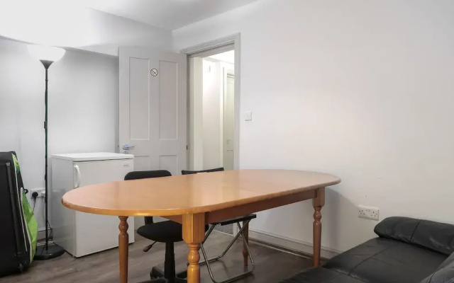 Clemence Street - Deluxe Single Guest Room 5