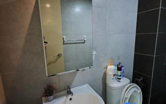 Modern Comfy Suite Room-9Pax by Moowin