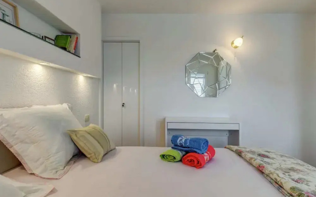Luxurious Holiday Home in Arbanija with Hot Tub
