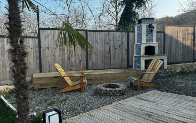 Hill House Bungalov