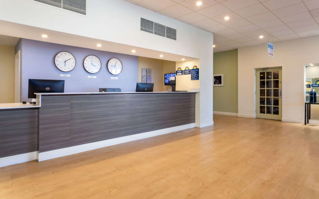 Days Inn by Wyndham Titusville Kennedy Space Center