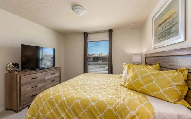 Bright Elegant Home @ Solterra!
