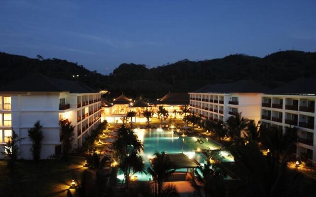 Отель Naithonburi Beach Resort Phuket вид на фасад