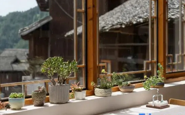 Mountain Live Inn (Xijiang Qianhu Miao Village Store)
