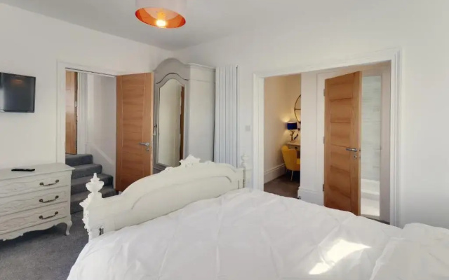Master Accommodation Suite 2 Sea View with Balcony (Adults Only)