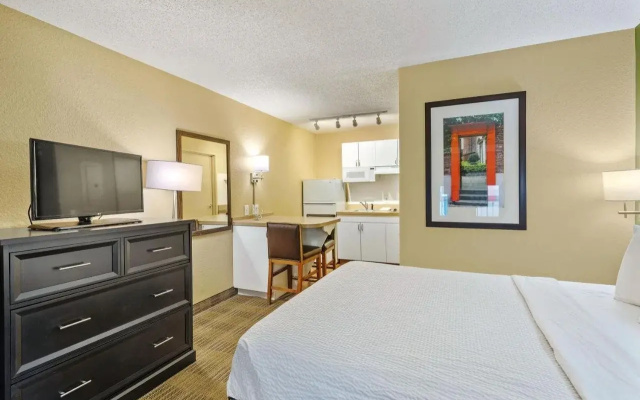 Extended Stay America Suites Washington DC Falls Church