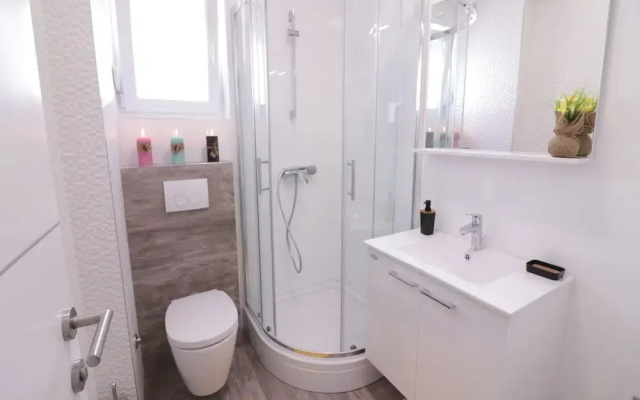 Apartments & Rooms Danivan Pool Villas B