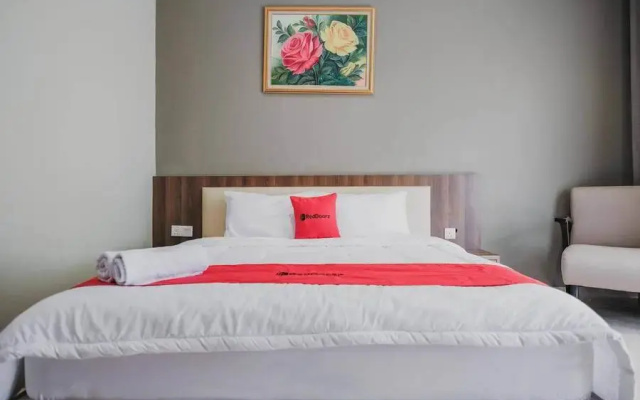 RedDoorz Premium @ Permata Baloi Green