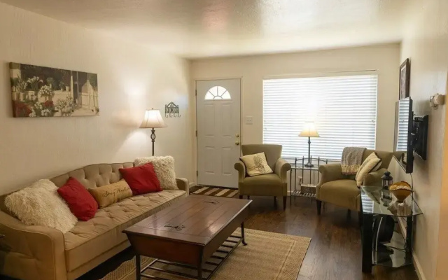 Charming, 2 Bedroom in Newark