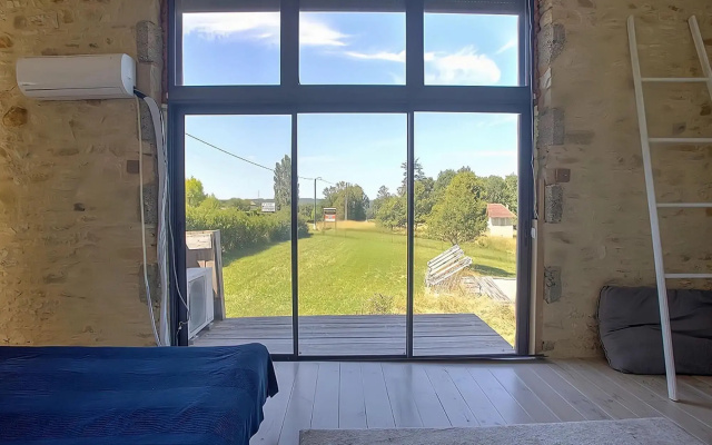 Inviting holiday home in Gourdon with terrace