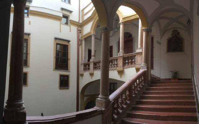 Отель Foresteria dell'Alloro Италия, Палермо - отзывы, цены и фото номеров - забронировать отель Foresteria dell'Alloro онлайн вид на фасад