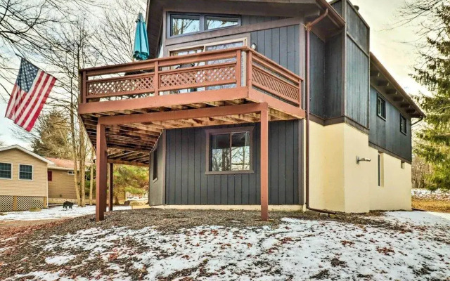 Charming Home W/ Wraparound Deck & Fireplaces