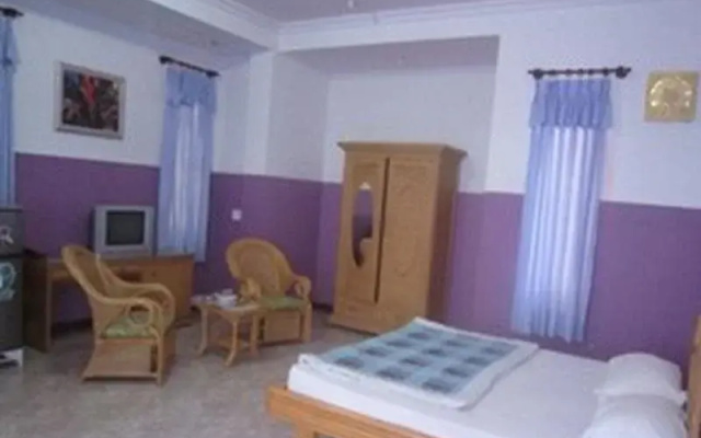 Tim Paradise Hotel