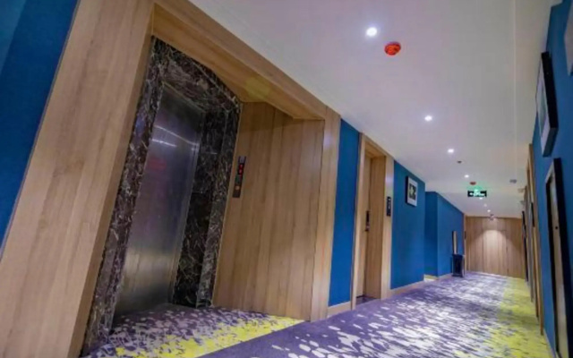 Nature Wake Spring Hotel (Shuyang Cangzhou Wenfeng Park Branch)