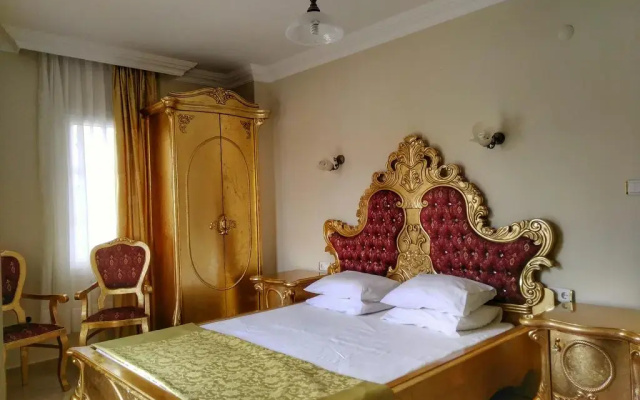 Cunda Uzun Otel