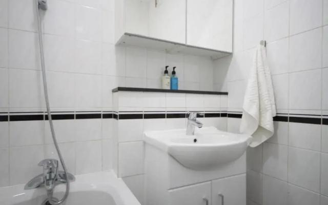 Camden Town Spacious 2 Bedroom Apartment - Sleeps 5 guests!