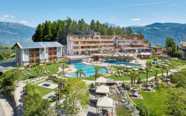 DolceVita Hotel Alpiana Resort Лана вид на фасад