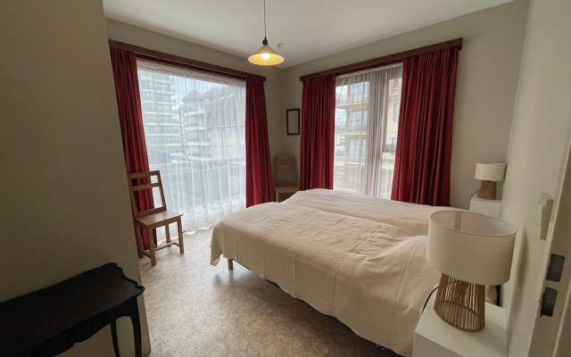 Seaside Apartment by the Zeedijk Promenade