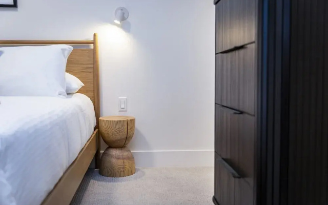Tumbledown Condo By Revelstoke Vacations