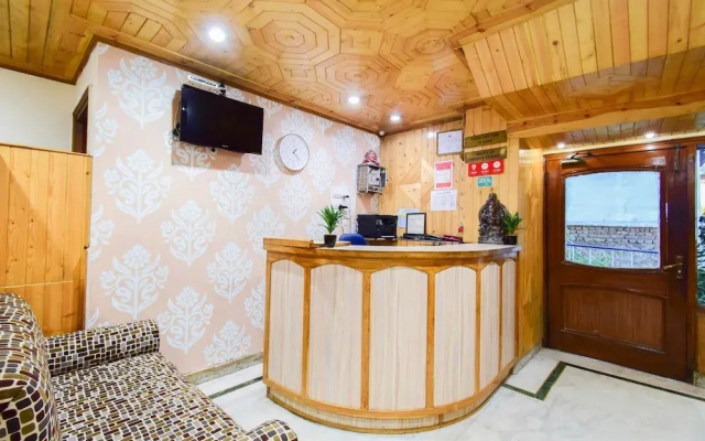 OYO 10692 Hotel Shubham
