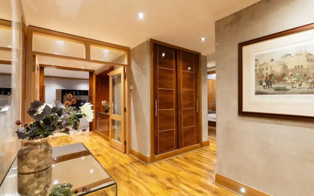 Mayfair Deluxe Apartment