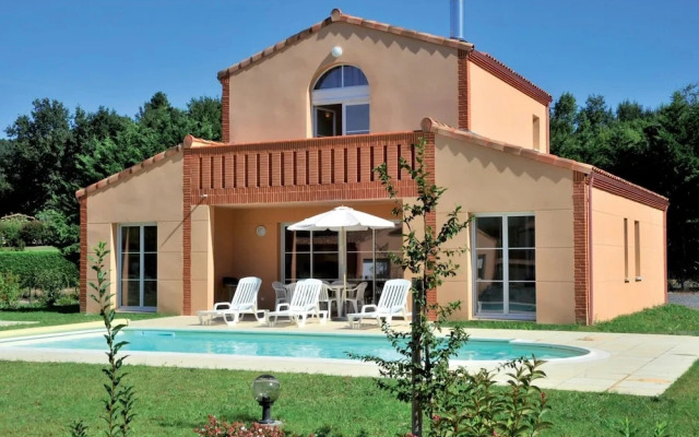 Golf-side Sanctuary in Mazamet