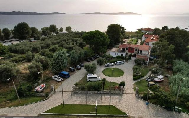 Paradise Hotel