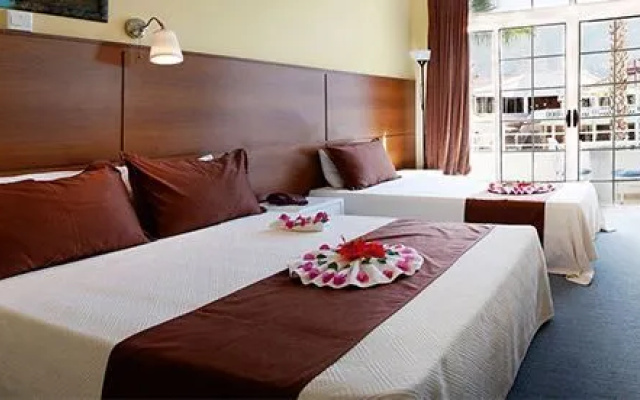 La Hotel Kyrena