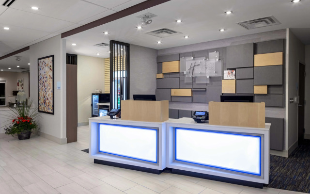 Holiday Inn Express & Suites Madison by IHG