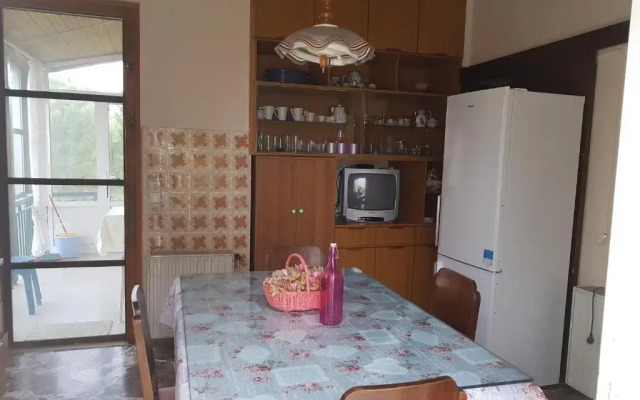Giorgos House