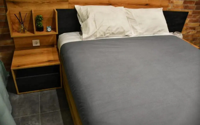 Alexander apartment serres