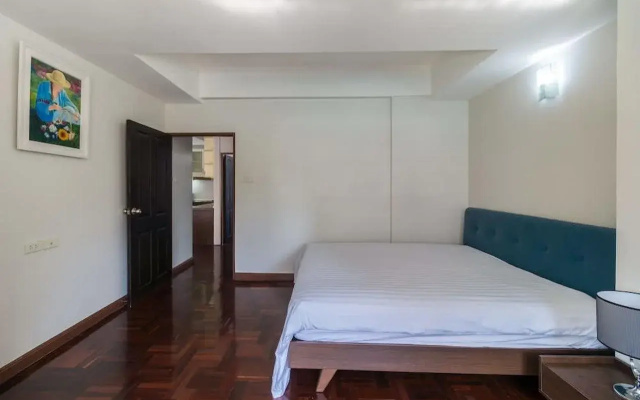 Le Vanvarothai Saladaeng Residence