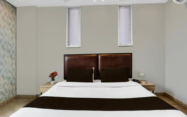 OYO 4477 City Square Hotel