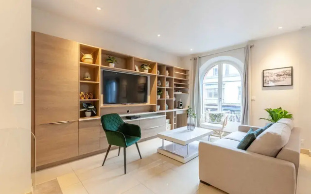 High-end 75m2 Apartment - Place Morny