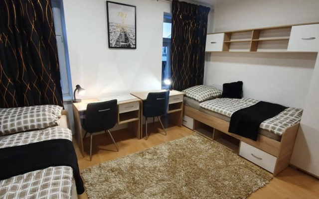 Railway Station City Modern Apartment
