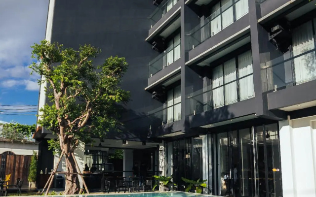 Dum Hotel