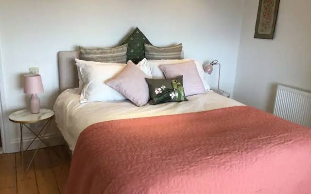 Sea Vista Overlooks Beach With Stunning sea Views