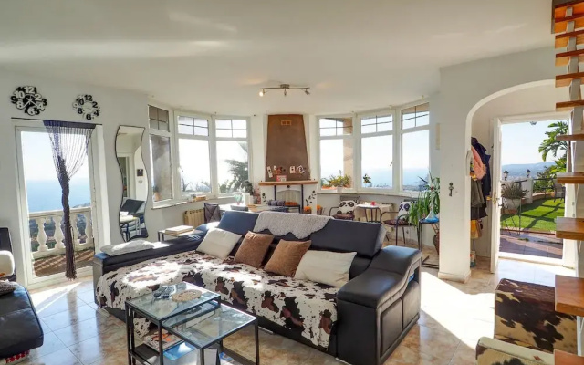 Property with amazing sea view and pool